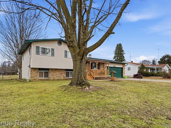 3rd image of 4056 Field Rd