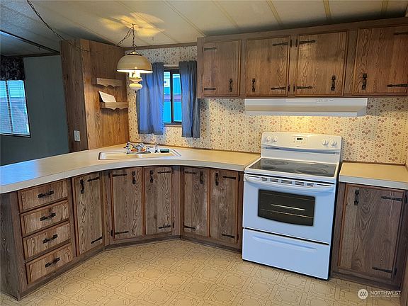 4th image of 5608 113th Avenue E #55