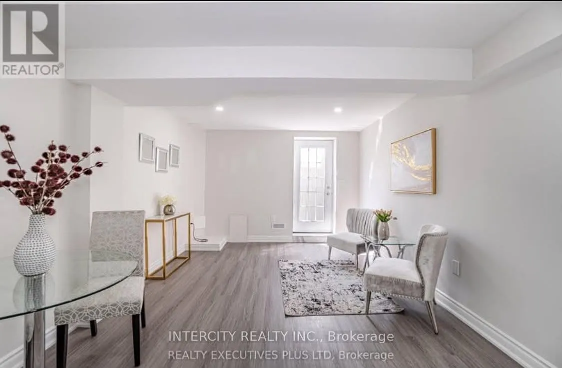 2 bed, $1,600 — Photo 3