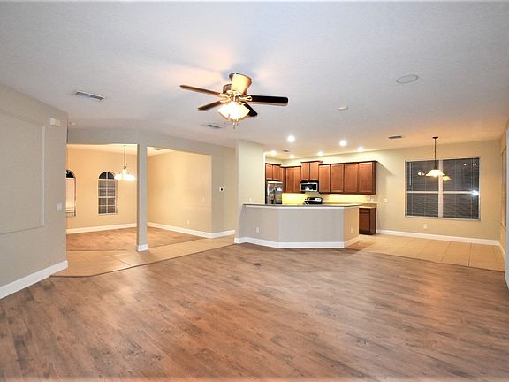 3rd image of 23527 Companero Dr