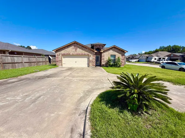 2850 Amber Ave, Groves, TX 77619