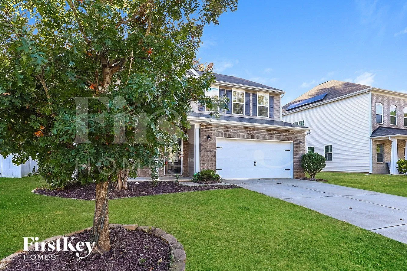 4 bed, 2.5 bath, 2642 sqft, $2,575 — Photo 2