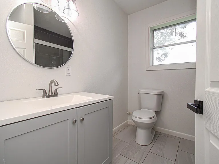 709 S McCarty Ave — Photo 24