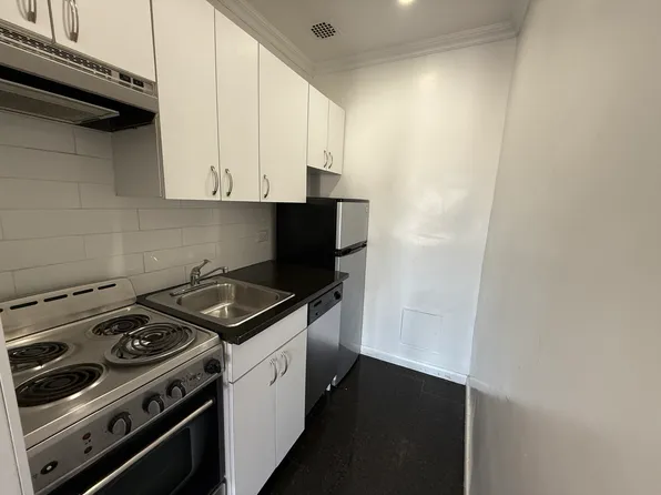 160 West 73rd Street image 3 of 9