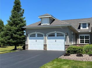 127 Avriel Dr, Fayetteville, NY 13066