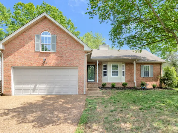 704 Crown Ct, Old Hickory, TN 37138