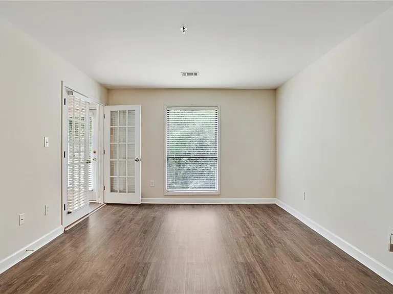 3203 Lenox Rd NE #6 — Photo 10