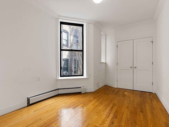 5th image of 344 Manhattan Ave APT 1A