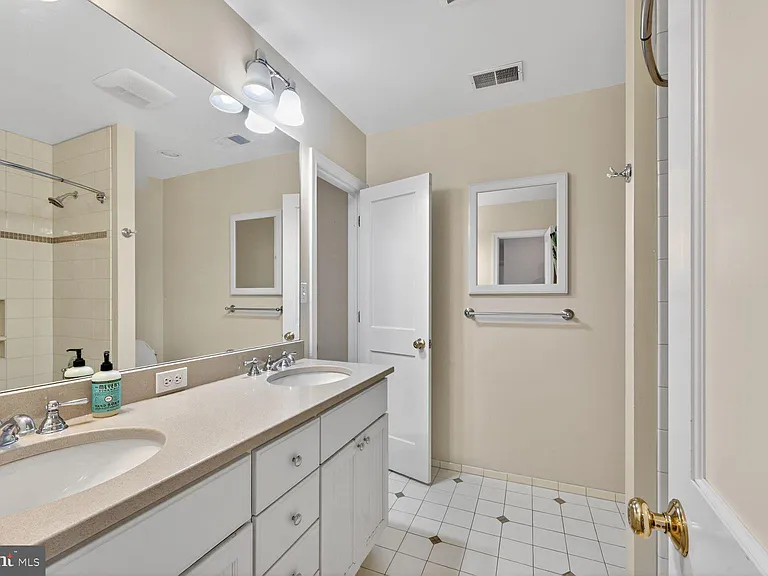 5105 34th St NW — Photo 24