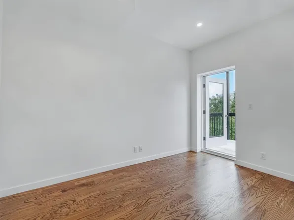 109 President Street image 12 of 17