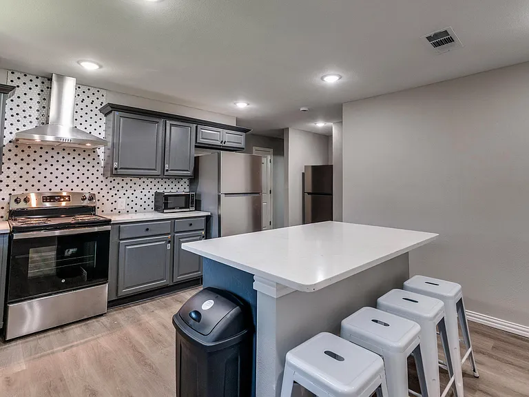 Pennridge Ln — Photo 8