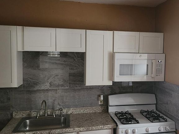 3rd image of 129 Milnor Ave