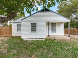 217 Ridgeway Ave, Azle, TX 76020