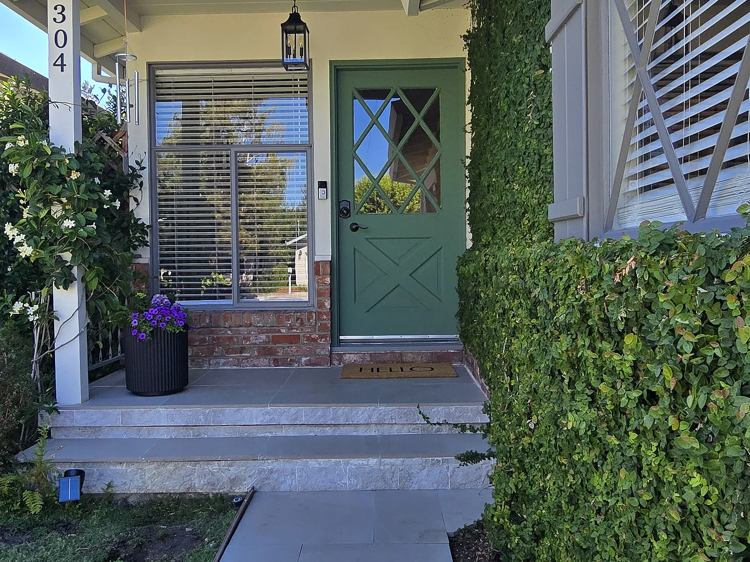 304 San Carlos Ave — Photo 1