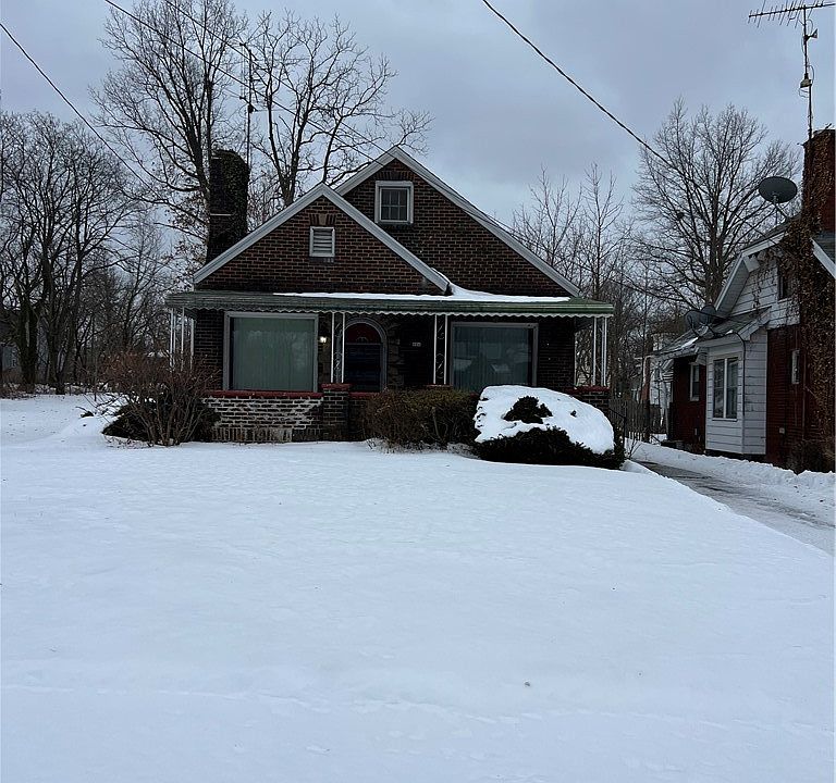 1st image of 221 E Avondale Ave