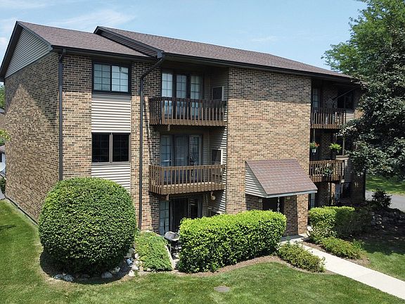 2nd image of 11700 Woodcreek Dr S #Cc9db6ecc
