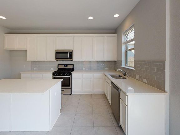 5th image of 2108 Pecan Island Dr