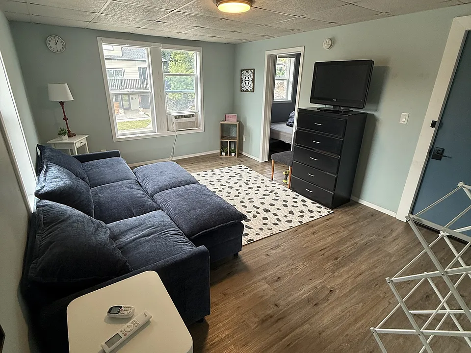 302 N Spring Ave #3