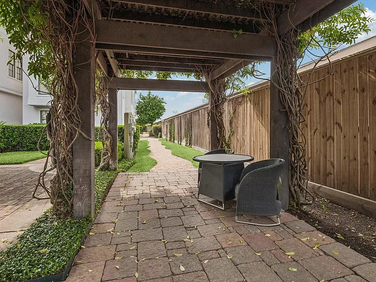 6015 Post Oak Green Ln — Photo 35