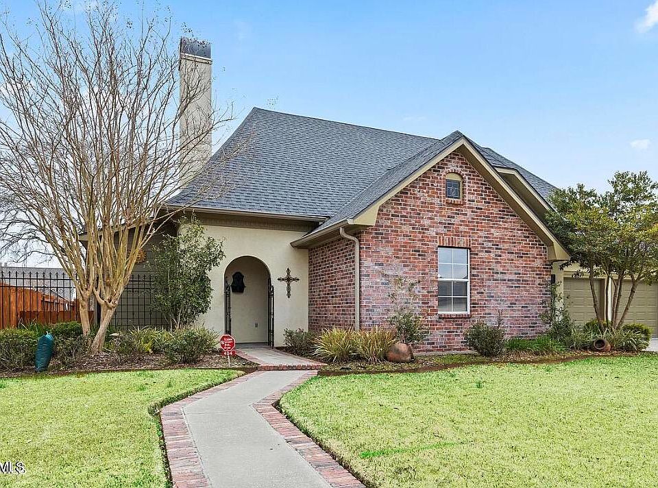 1st image of 404 Tapestry Cir