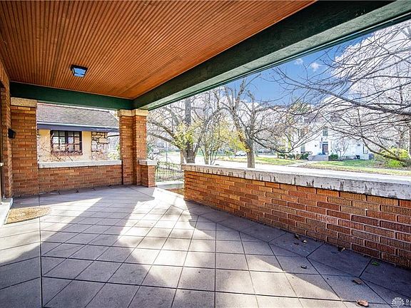 4th image of 20 Oakwood Ave