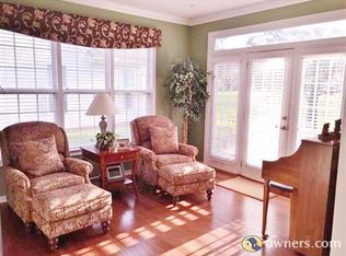 522 Strathmore Ln, Chesapeake, VA 23322