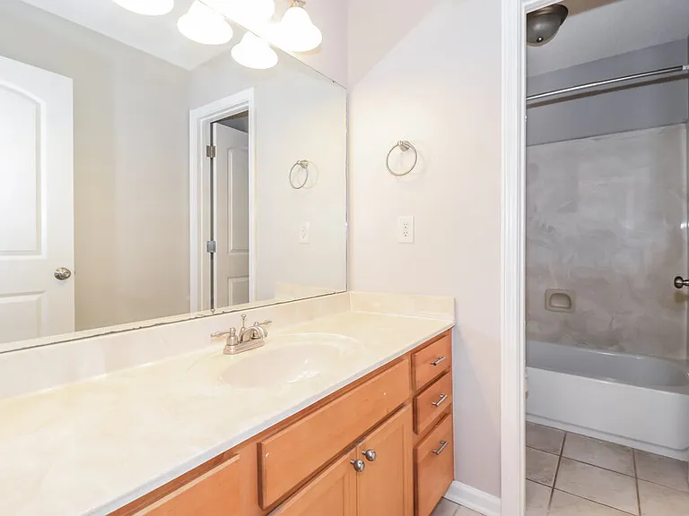 1140 Casentino St — Photo 16