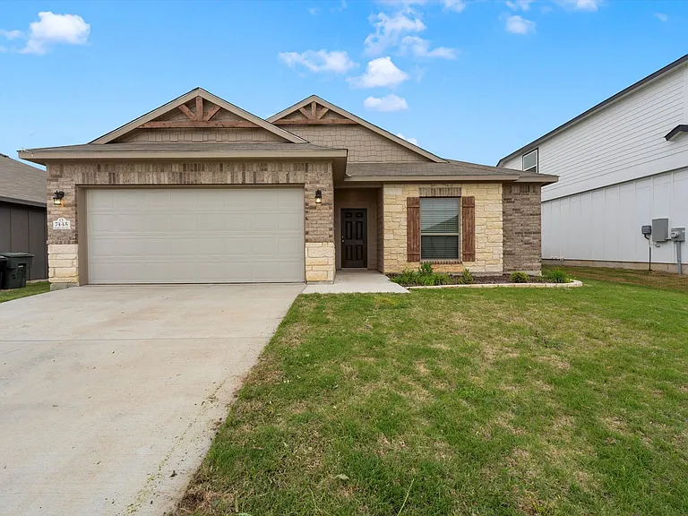 7445 Garden Glen Dr — Photo 2