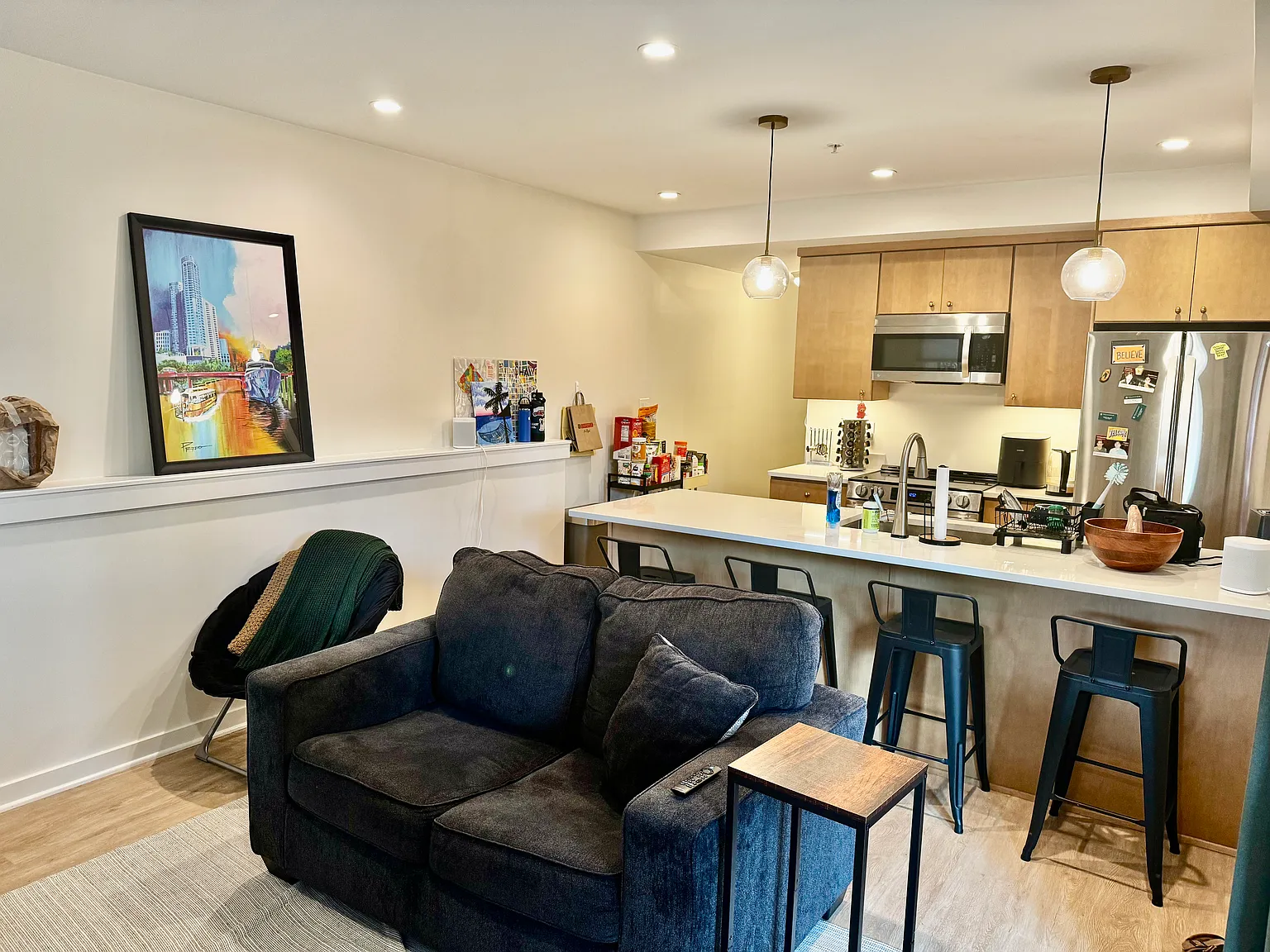 2 bed, 900 sqft, $2,500 — Photo 2