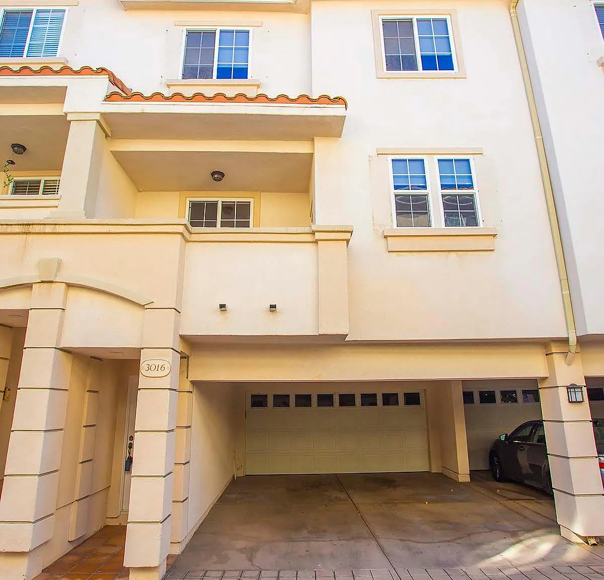 3 bed, 1739 sqft, $4,700 — Photo 1