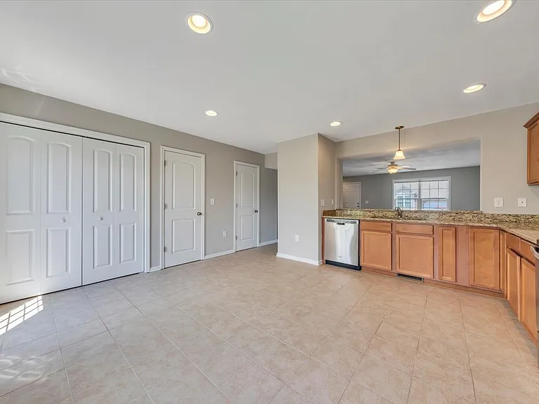 6837 Village Green Dr — Photo 7