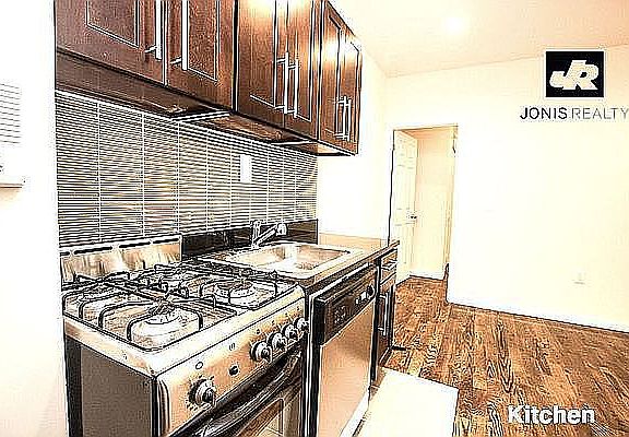 3rd image of 129 2nd Ave APT 22