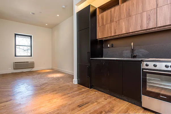 Rented by Nooklyn NYC LLC | media 96