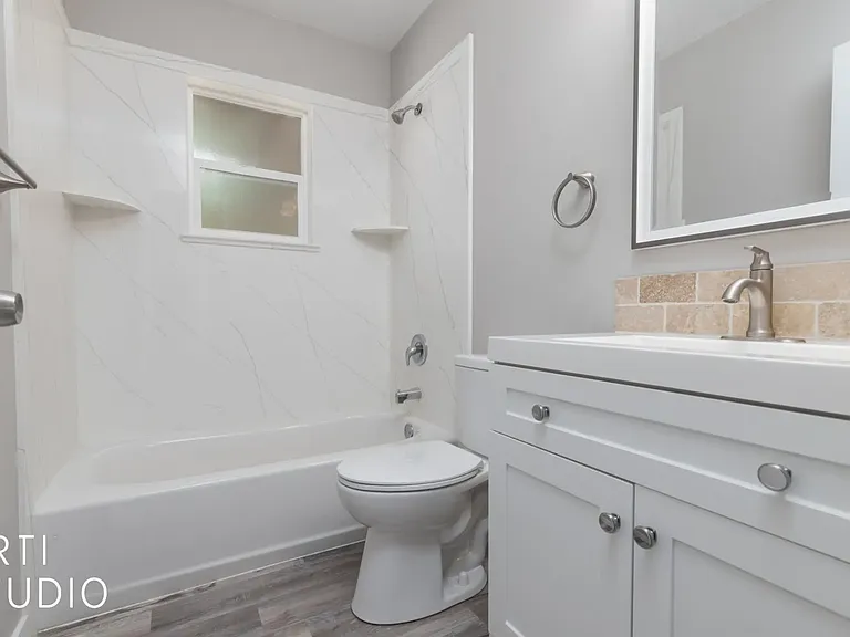 846 E McFarland St — Photo 7