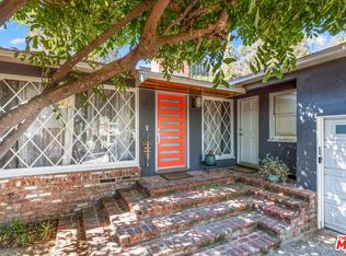 21414 De La Osa St, Woodland Hills, CA 91364
