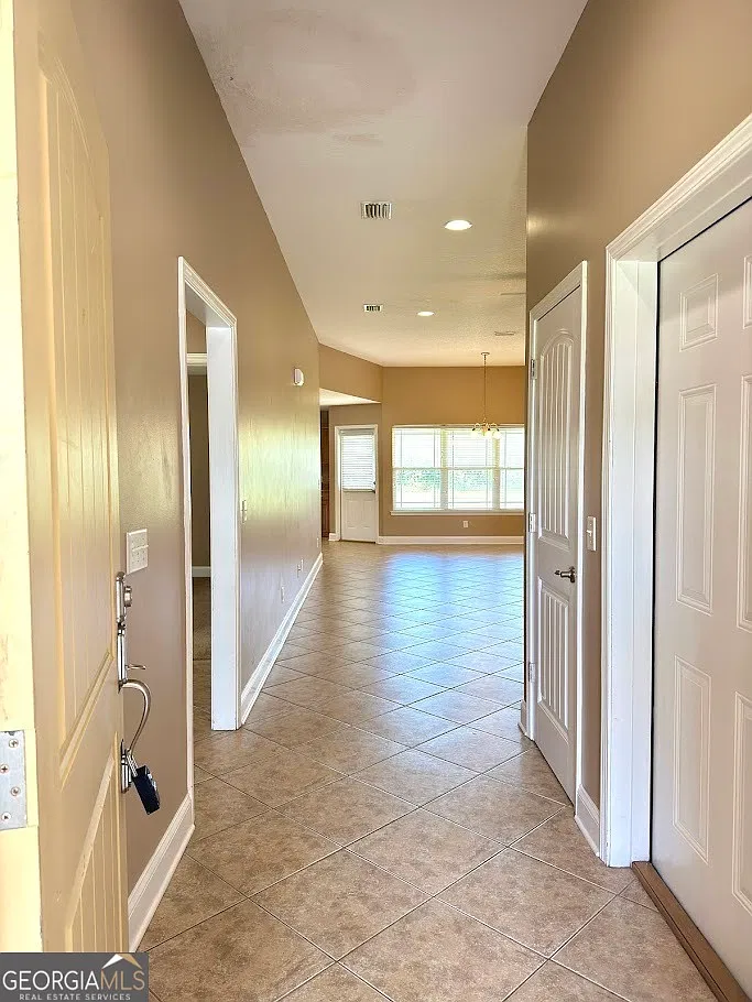 3 bed, 2.0 bath, 1322 sqft, $1,795 — Photo 2