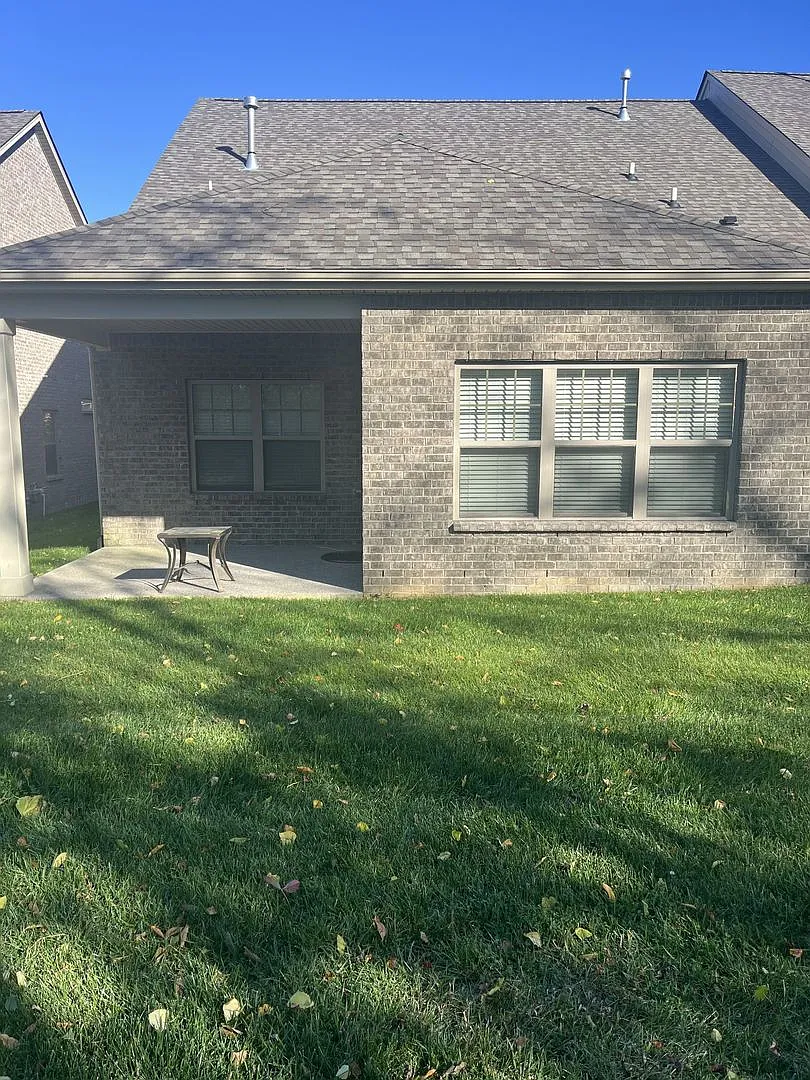 Beautiful Well Appointed Home — Photo 3