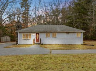 13 West St, Carver, MA 02330