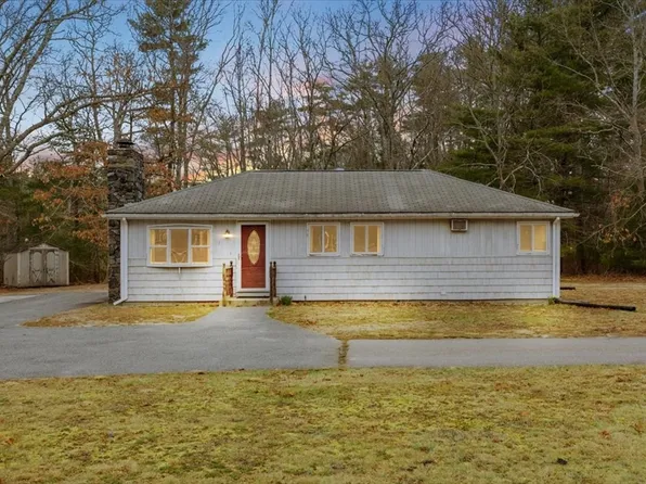 13 West St, Carver, MA 02330