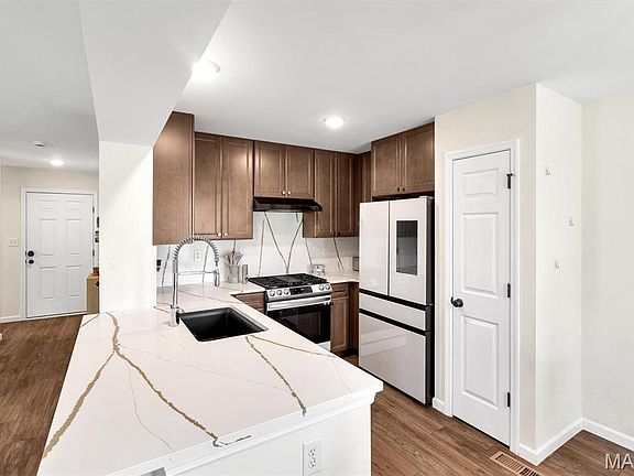 4th image of 915 Walnut Point Dr