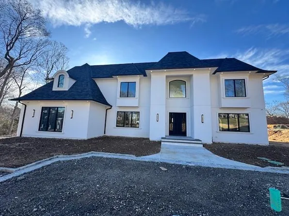 12 Parkside Drive, Dix Hills, NY 11746