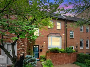 6913 McLean Park Manor Ct, Mc Lean, VA 22101