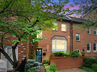 6913 McLean Park Manor Ct, Mc Lean, VA, 22101