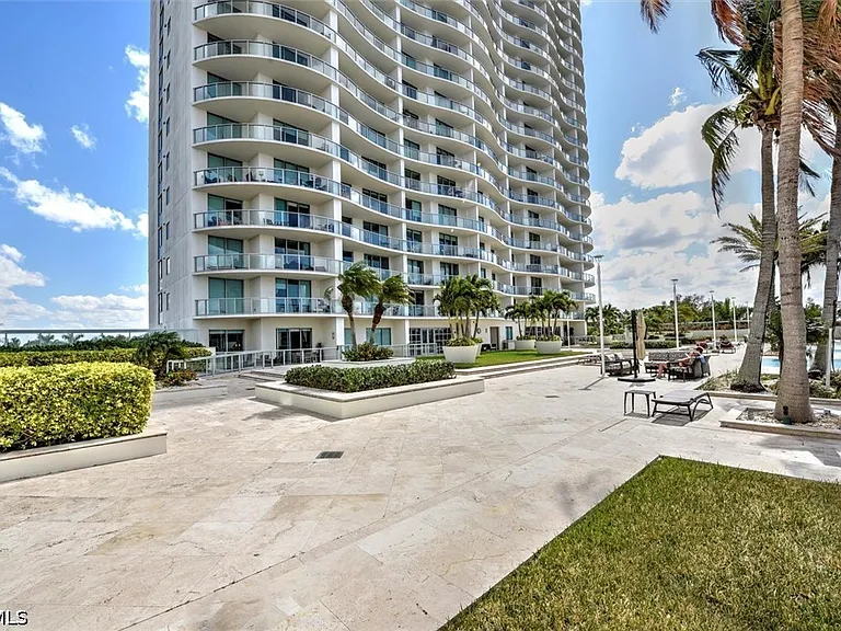 3000 Oasis Grand Blvd #407 — Photo 24
