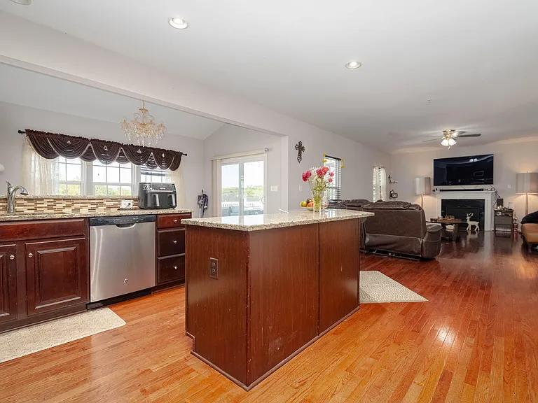 Kitchen with an Island #2