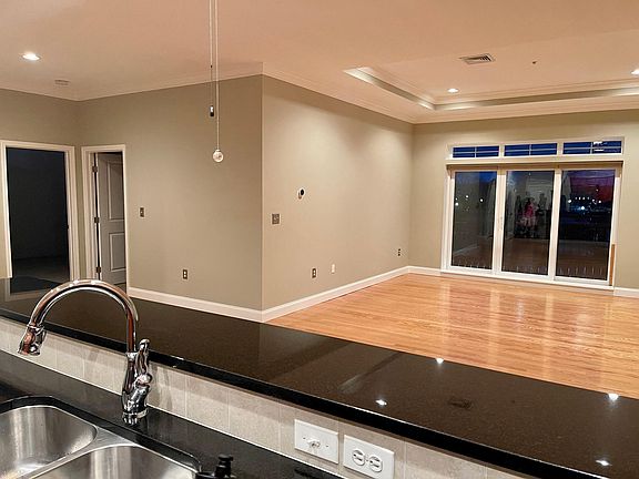 4th image of 500 Union St #5202