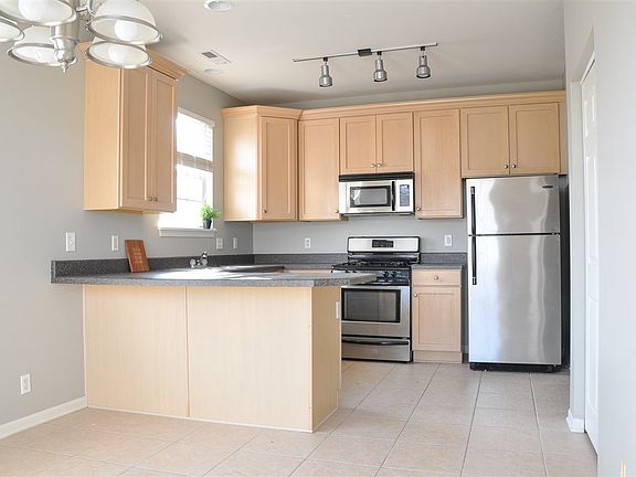 4th image of 1615 White Oak Trl