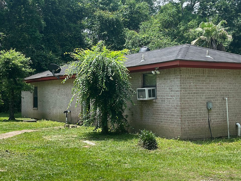 Spacious yard