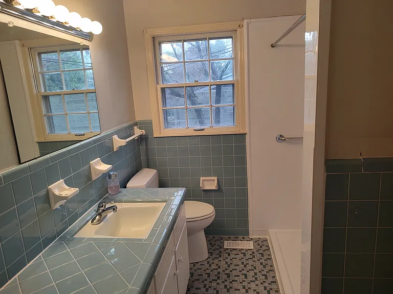 718 Desoto Rd SE — Photo 11