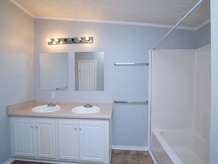 55 Crestview Hts — Photo 10